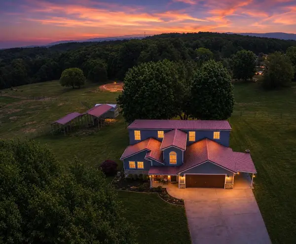 109 Ridgefield Drive, Dandridge, TN 37725