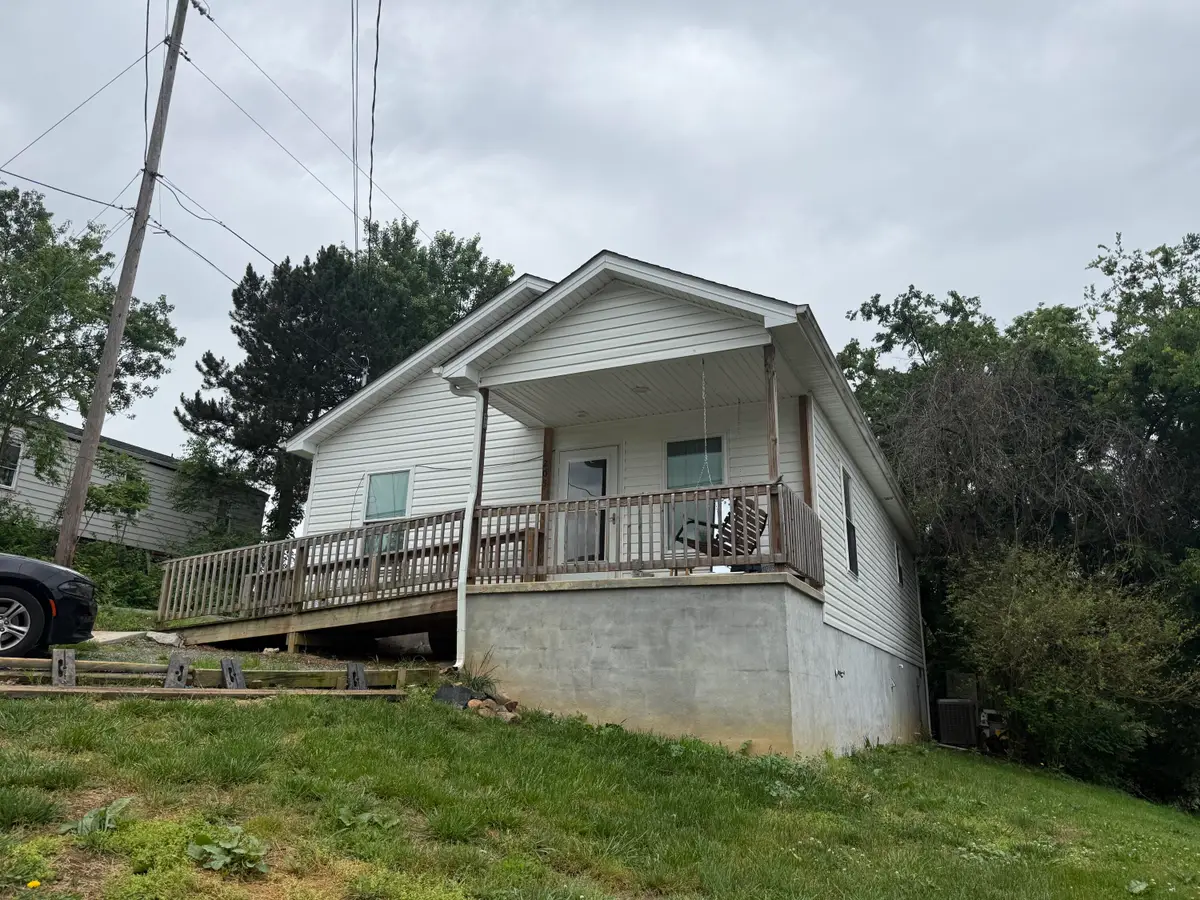 205 E Broyles Street, Greeneville, TN 37745 - #1