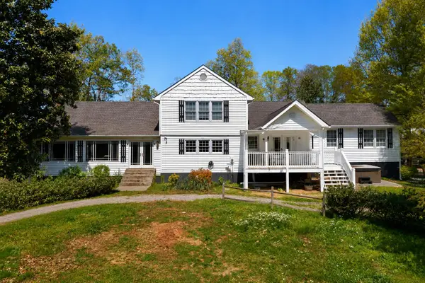 1325 Flat Woods Road, Dandridge, TN 37725