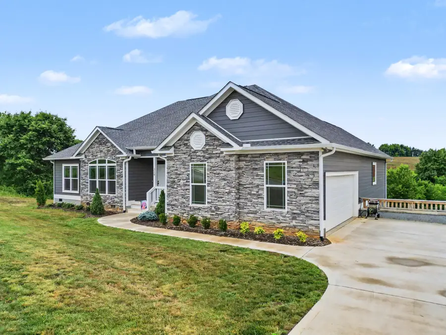 218 Eagle View Drive, Dandridge, TN 37725 - #2