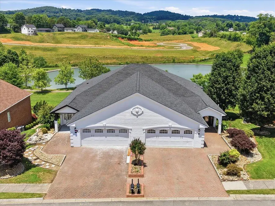 321 Lochmere Drive, Morristown, TN 37814 - #3