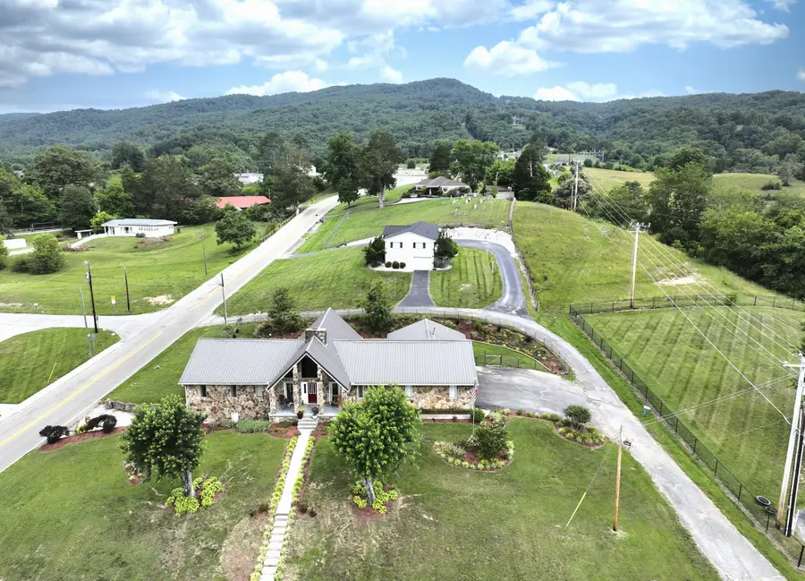 173 Academy Street, Sneedville, TN 37869 - #3