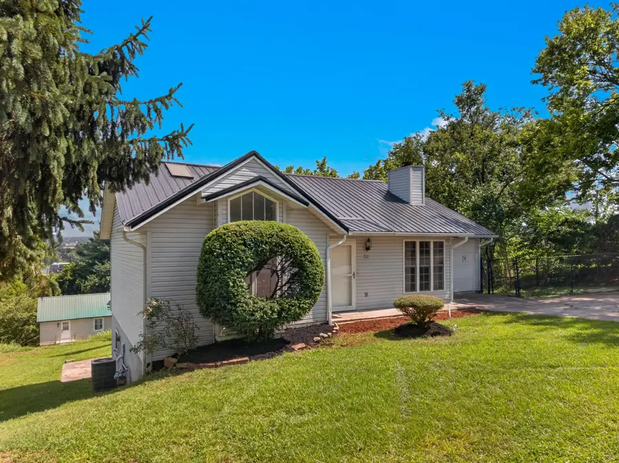 711 Summitt Street, Jefferson City, TN 37760 - #2