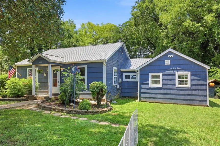 609 Paine Street, Sevierville, TN 37862 - #3