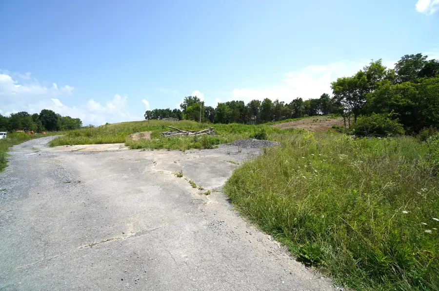 738 W Highway 25 70, Newport, TN 37821 - #2