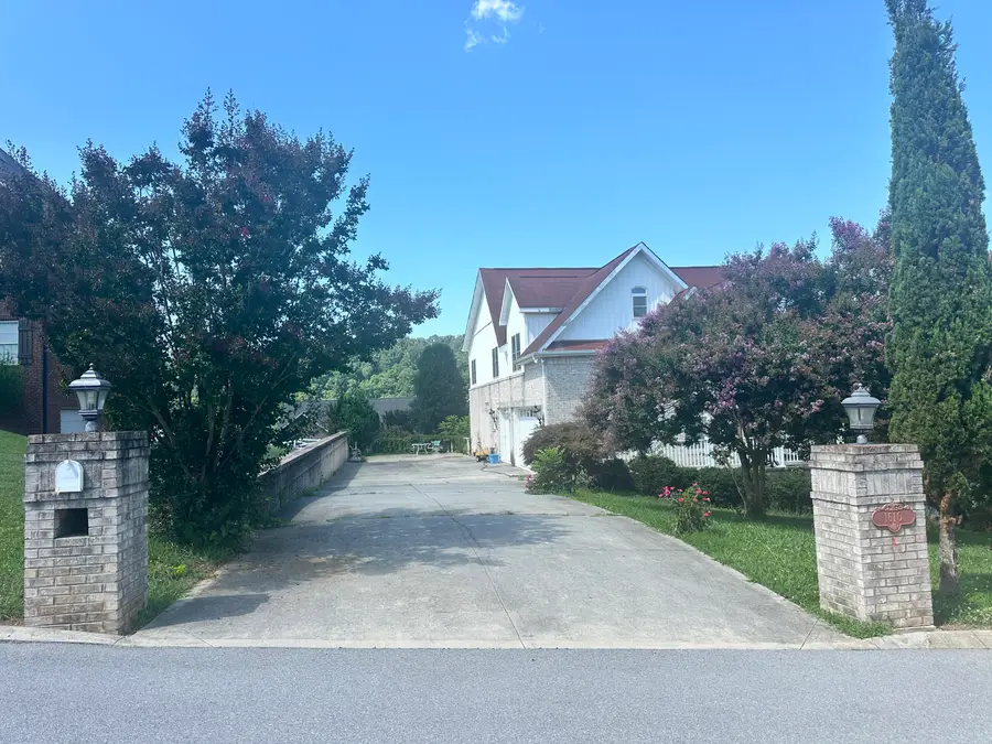 1610 Spear Point Lane, Sevierville, TN 37876 - #2
