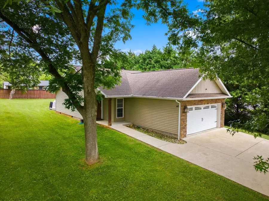 1513 S Sizer Avenue, Jefferson City, TN 37760 - #2
