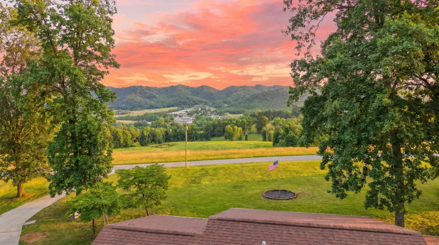 172 Fox Hunter Road, Maynardville, TN 37807 - #3