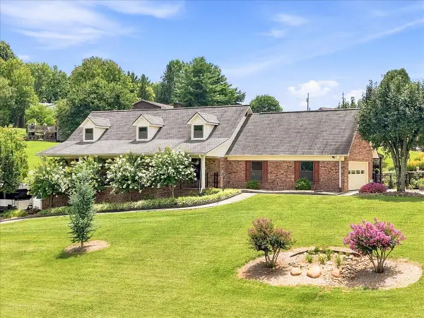 1620 Smithview Drive, Morristown, TN 37814