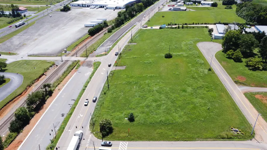4001 Cool Springs Rd, Morristown, TN 37814 - #2