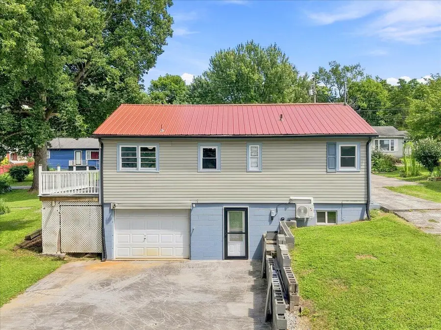 322 Gilbert Street, Morristown, TN 37814 - #3