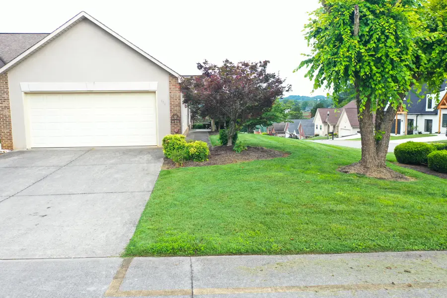 414 Lochmere Drive, Morristown, TN 37814 - #3