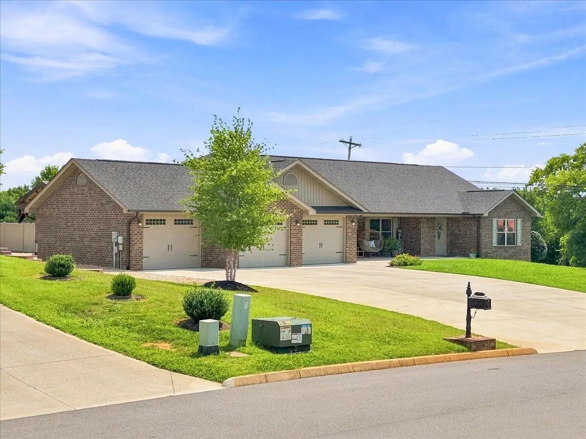 106 Crosslake Lane, Dandridge, TN 37725 - #1