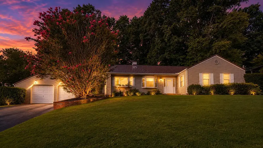 1711 Brentwood Drive, Greeneville, TN 37743 - #2