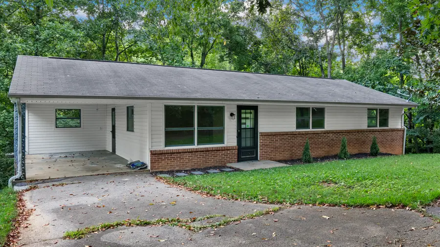 310 Pine Street, Mount Carmel, TN 37645 - #2