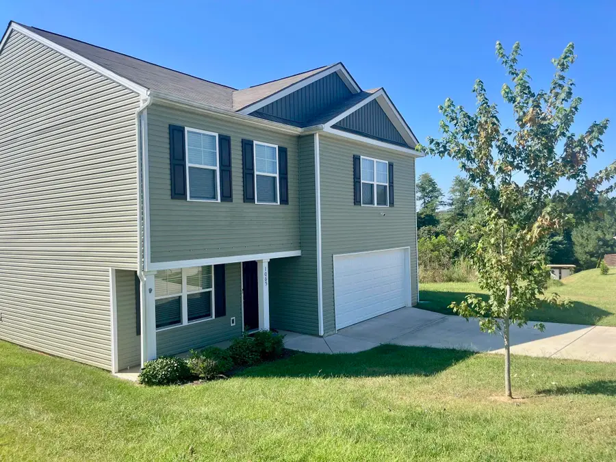 1065 Greenway Drive, Morristown, TN 37813 - #3