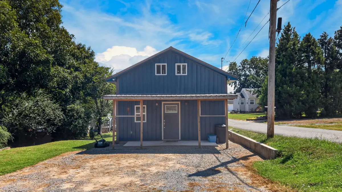 121 E Cinder Alley, Newport, TN 37821 - #1