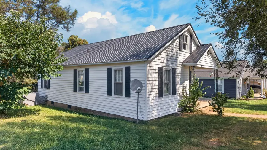 522 W Charles Street, Morristown, TN 37813 - #3