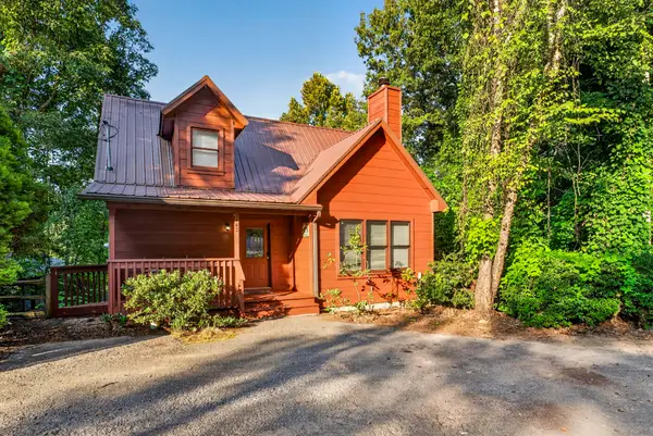 442 Silver Maple Lane, Gatlinburg, TN 37738