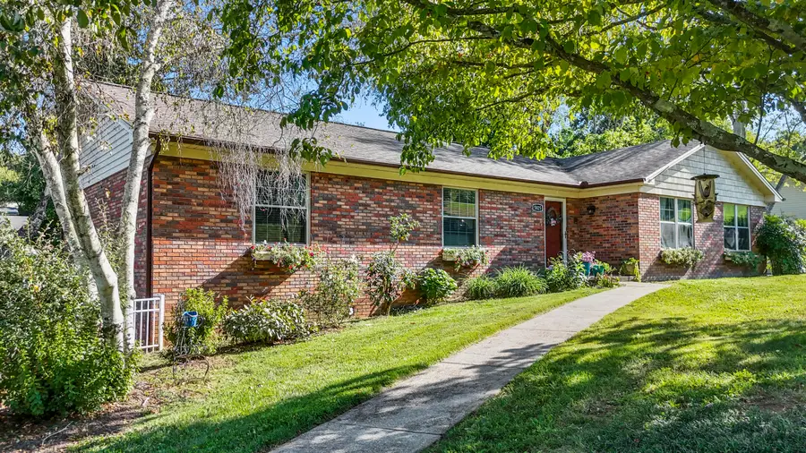 5825 Chestnut Oak Drive, Morristown, TN 37814 - #2