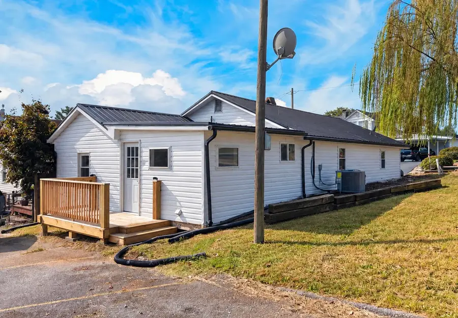 554 4th Street, Newport, TN 37821 - #3