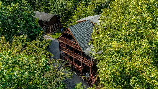 1124 Twin Oaks Road, Gatlinburg, TN 37738