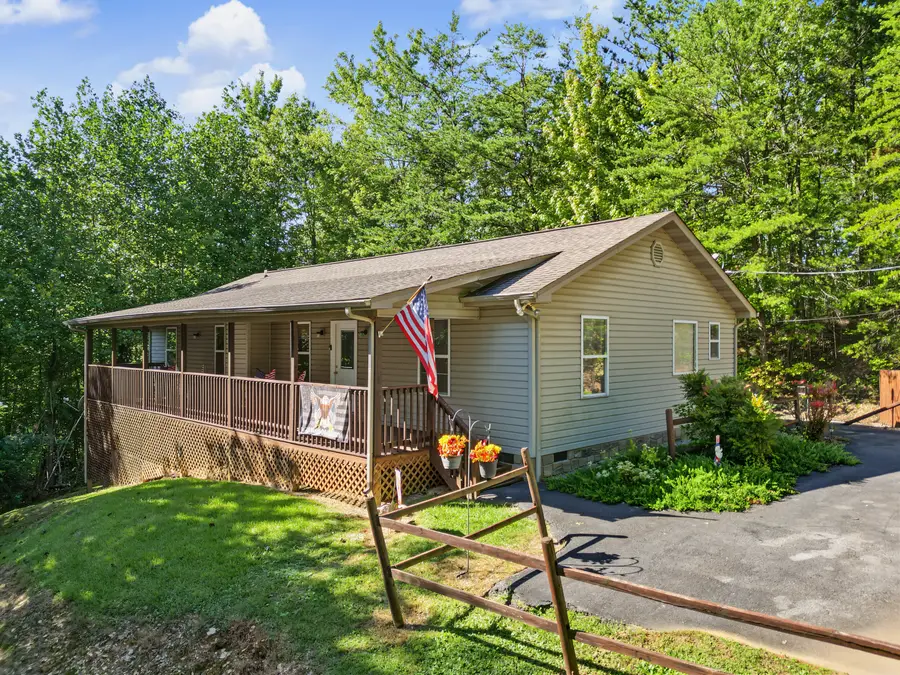 1533 Honey Bee Cove Way, Pigeon Forge, TN 37863 - #2