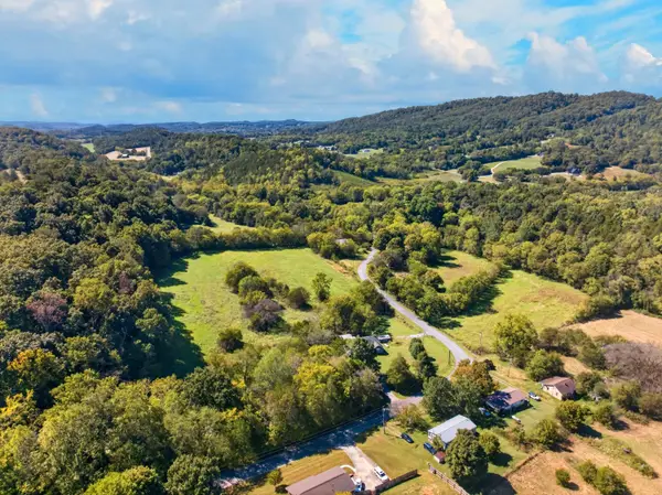 764 R H Ellis Road, Dandridge, TN 37725