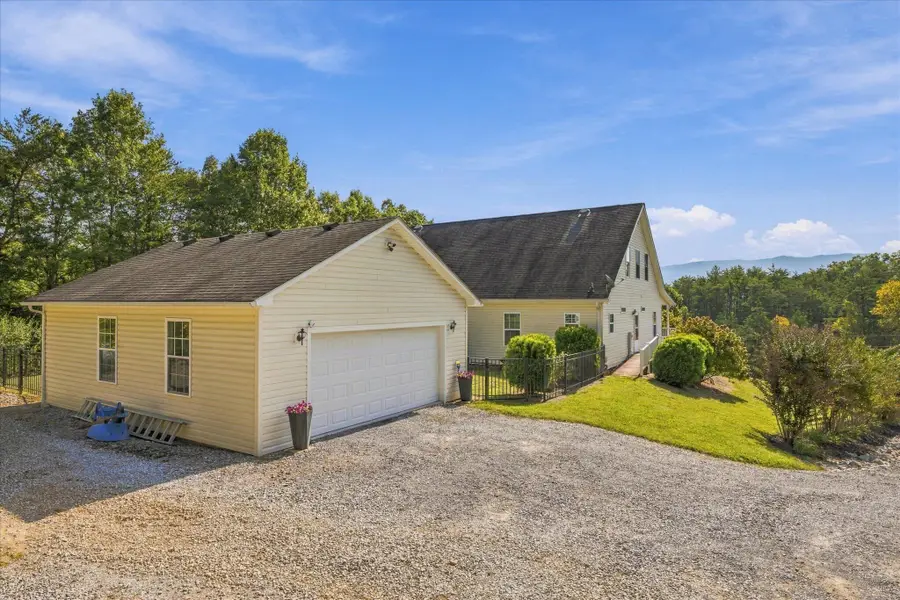 1694 Sandy Ridge Road, Dandridge, TN 37725 - #2