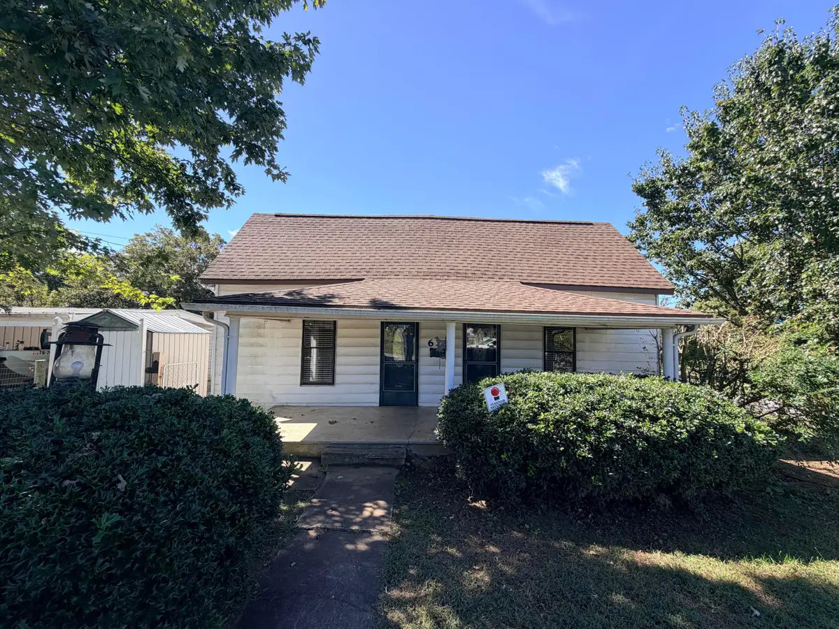 639 6th Street, Newport, TN 37821 - #1