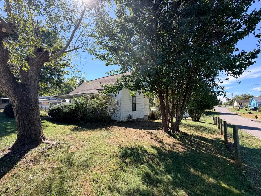 639 6th Street, Newport, TN 37821 - #2
