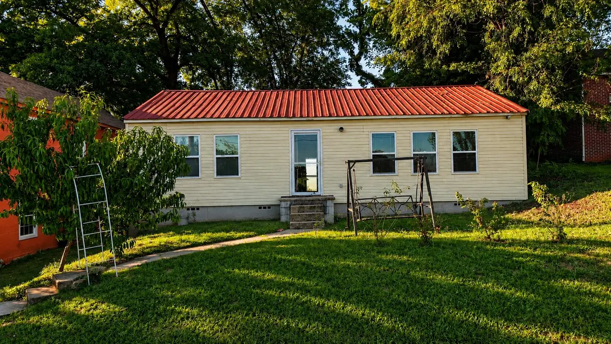 211 E 2nd North Street, Morristown, TN 37814 - #1