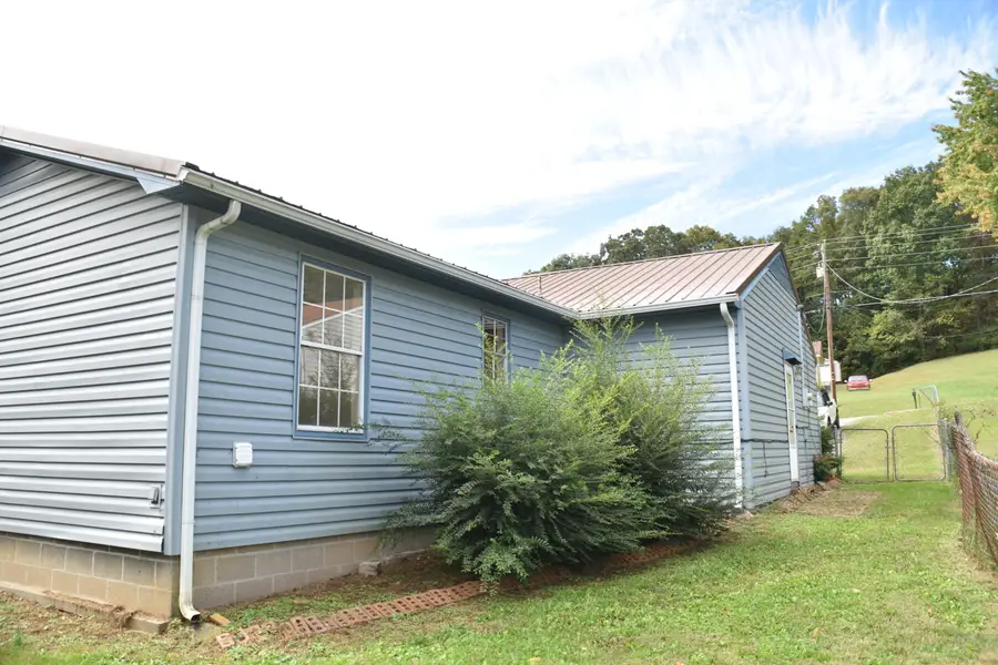910 Lloyd Street, Morristown, TN 37814 - #3