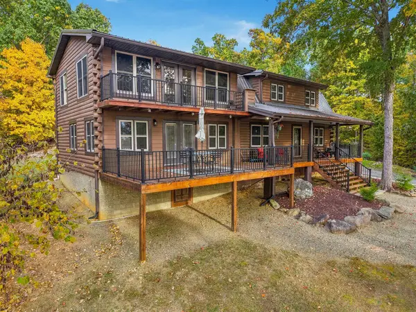 1581 Cherry Brook Drive, Dandridge, TN 37725
