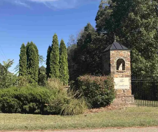 60 LANCASTER DR, Oakland, TN 38002