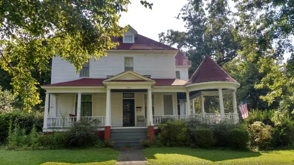 1072 N HIGHLAND AVE, Jackson, TN 38301