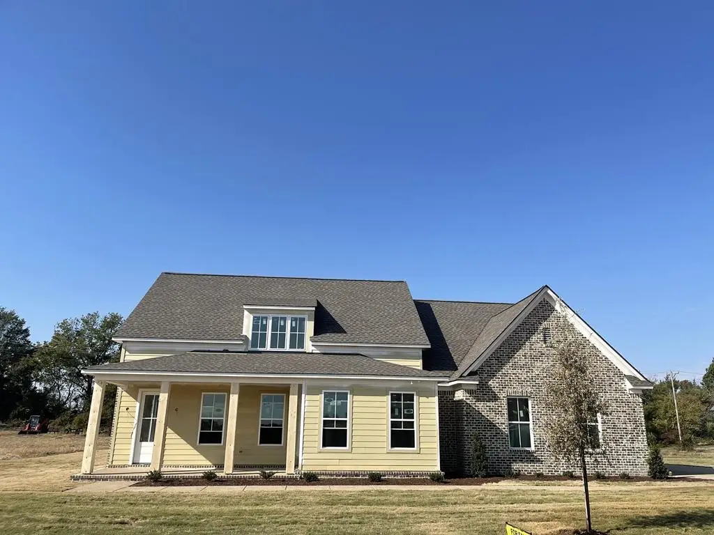 105 HUNTERS POINT DR, Marion, AR 72364 - Image #1