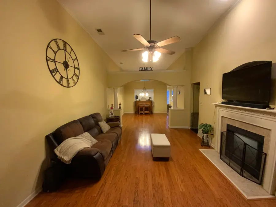 10098 SUTTON RIDGE LN, Cordova, TN 38016 - Image #3