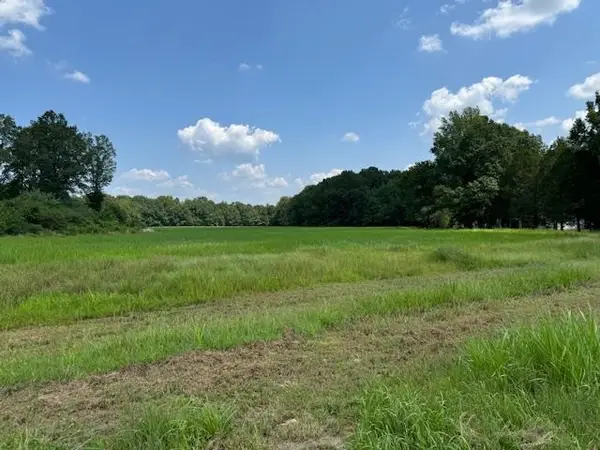 MEADOW OAKS LN, Bolivar, TN 38008