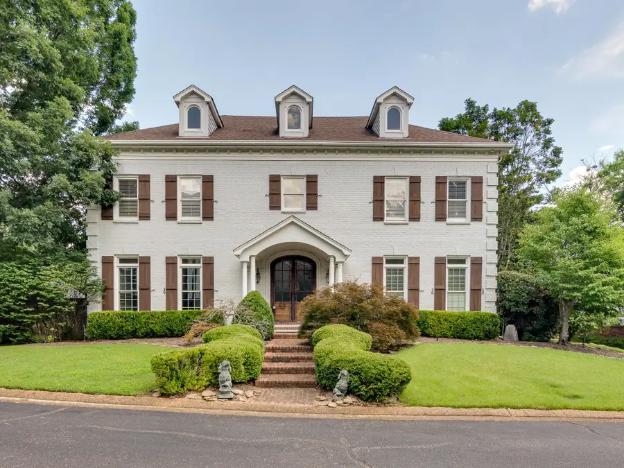 1574 E WHITMAR PL, Memphis, TN 38120 - Image #2