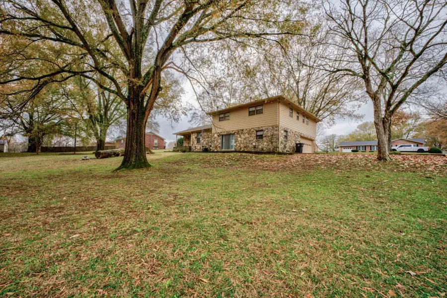 220 BARRETT ST, Bolivar, TN 38008 - Image #3