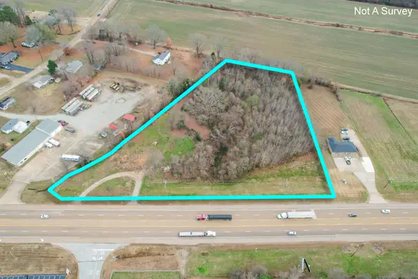 1020 MULBERRY AVE, Selmer, TN 38375