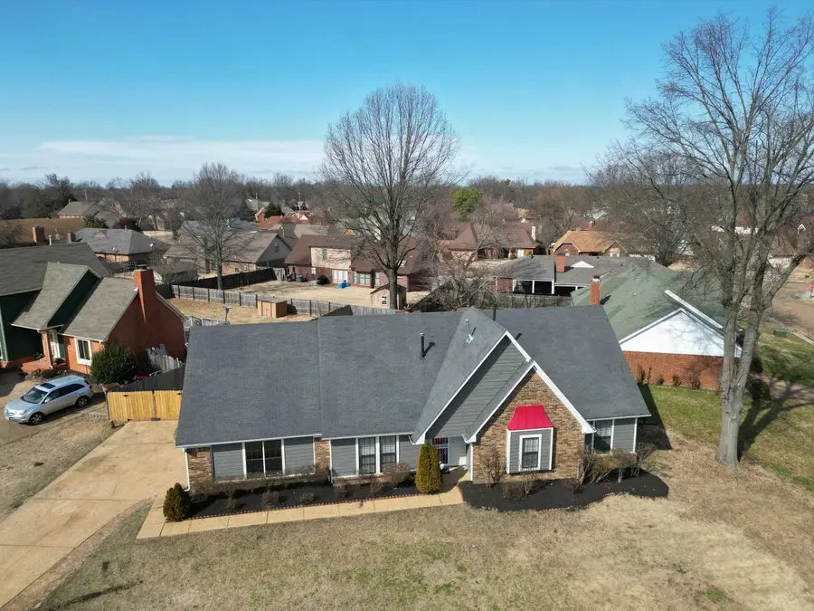 6770 SHORELINE CIR, Memphis, TN 38141 - Image #2