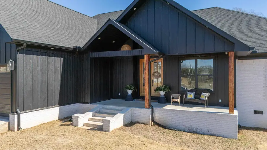 850 CORDOVA CV, Savannah, TN 38372 - Image #2