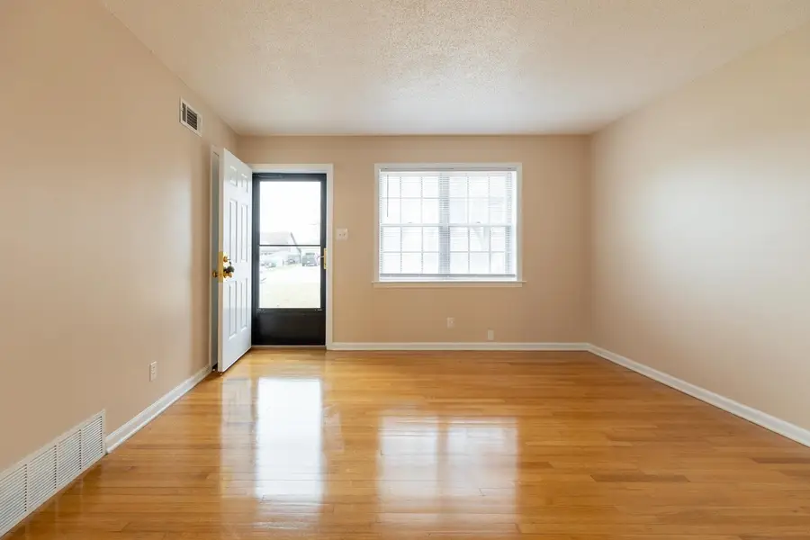 1820 W HOLMES RD, Memphis, TN 38109 - Image #2