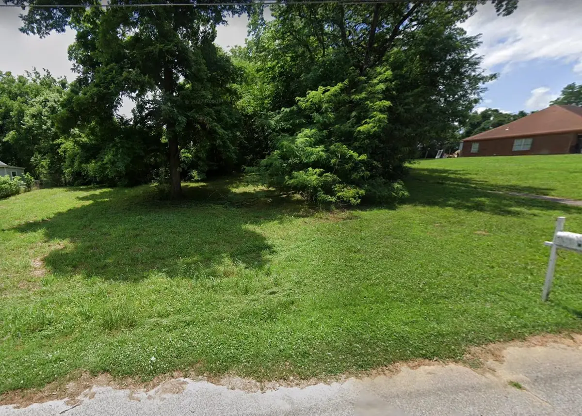 3 W ARMSTRONG RD, Memphis, TN 38109 - #1