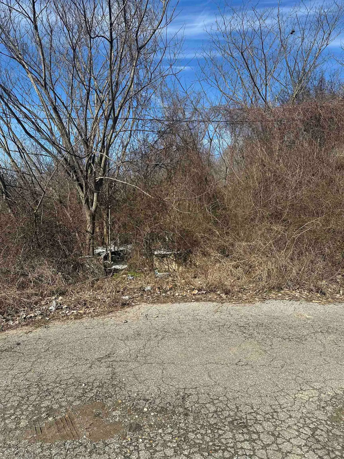 1896 HICKS DR, Memphis, TN 38109 - Image #1