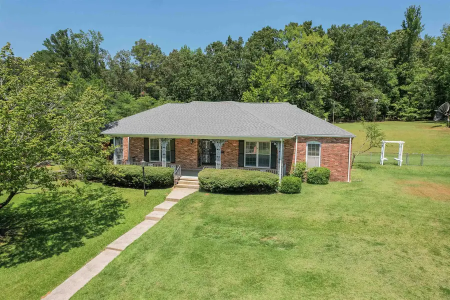 630 E POPLAR AVE, Selmer, TN 38375 - Image #3