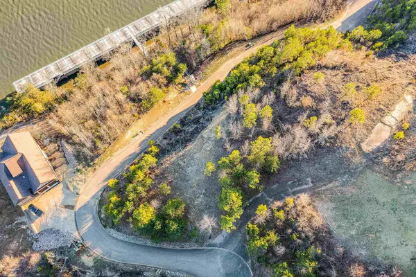 25 HIGH POINTE DR, Savannah, TN 38372