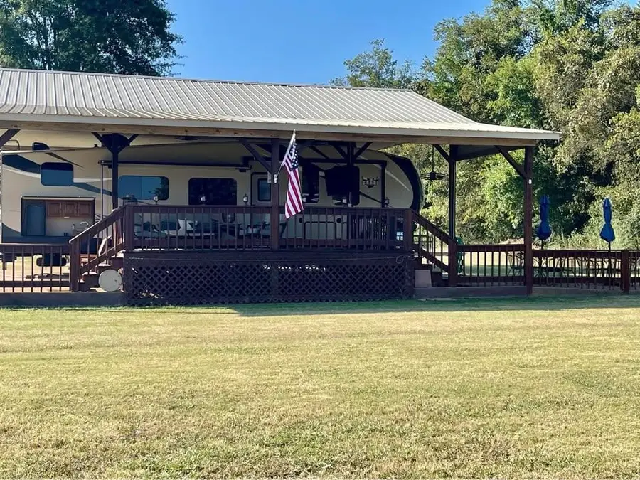 3000 BRIDGEVIEW LN, Crump, TN 38327 - Image #2